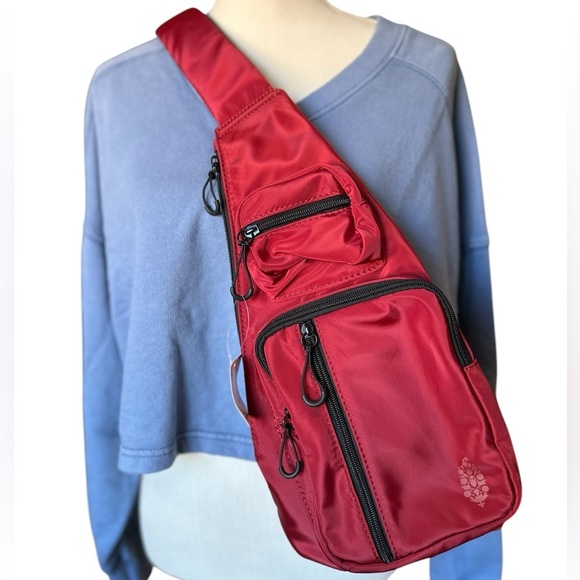 NWT Free People Sprinter Sling Bag in Crimson - Picture 2 of 7